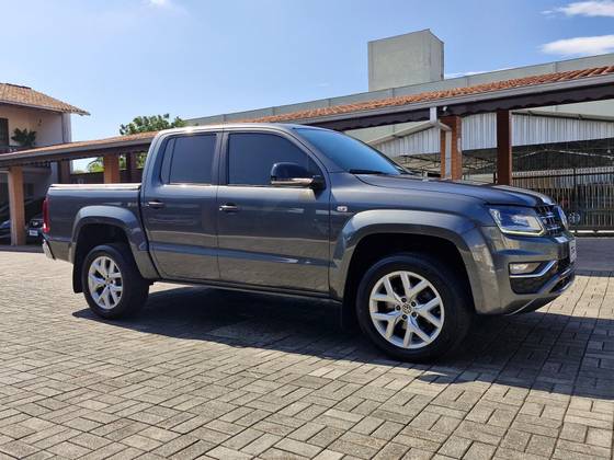 VOLKSWAGEN AMAROK 3.0 V6 TDI DIESEL HIGHLINE CD 4MOTION AUTOMÁTICO